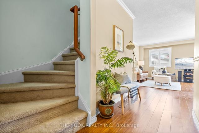29 Wallace Dr, House attached with 3 bedrooms, 2 bathrooms and 2 parking in Whitby ON | Image 9