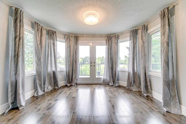 2093 Country Club Dr, House detached with 5 bedrooms, 4 bathrooms and 6 parking in Burlington ON | Image 16