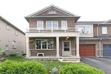 329 Marble Pl, House semidetached with 3 bedrooms, 3 bathrooms and 2 parking in Newmarket ON | Image 1