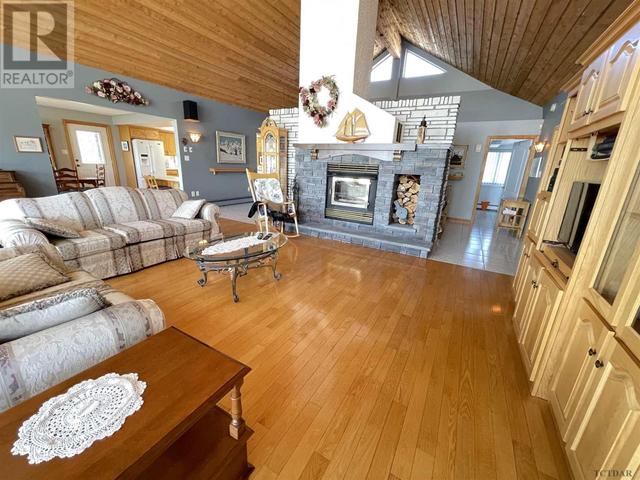 723108 Benoit Dr, House detached with 4 bedrooms, 2 bathrooms and null parking in Temiskaming Shores ON | Image 14