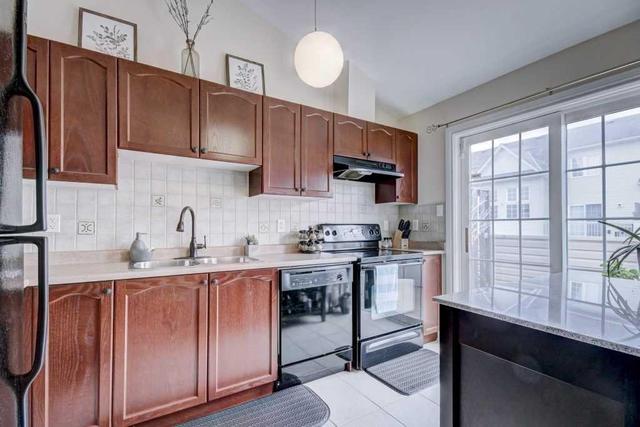 81 Wicker Park Way, House attached with 2 bedrooms, 2 bathrooms and 1 parking in Whitby ON | Image 10