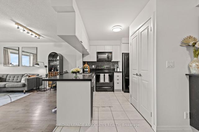 1201 - 185 Legion Rd N, Condo with 1 bedrooms, 1 bathrooms and 1 parking in Toronto ON | Image 24