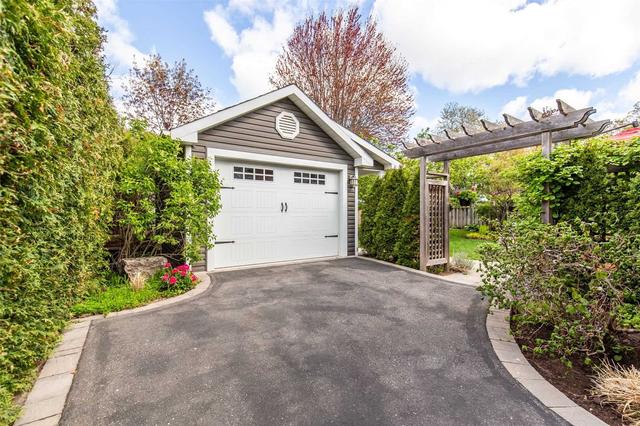 2141 Courtland Dr, House detached with 3 bedrooms, 2 bathrooms and 5 parking in Burlington ON | Image 19