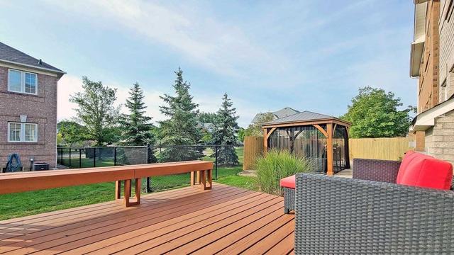 61 Saxony Dr, House detached with 4 bedrooms, 3 bathrooms and 3 parking in Markham ON | Image 18