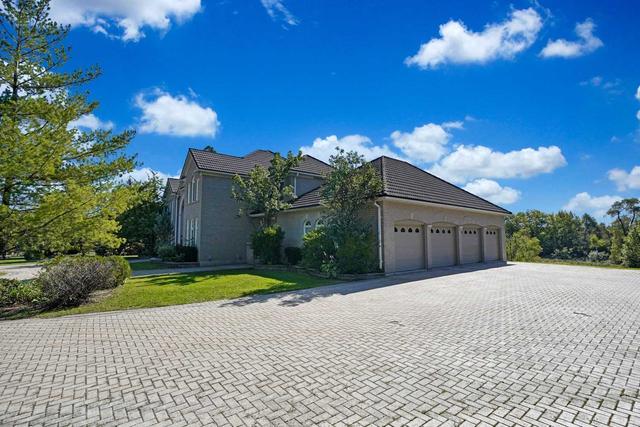 25 Country Heights Dr, House detached with 4 bedrooms, 4 bathrooms and 16 parking in Richmond Hill ON | Image 36