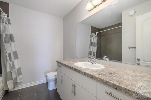 218 Chaperal Private, Townhouse with 2 bedrooms, 3 bathrooms and 2 parking in Ottawa ON | Image 14