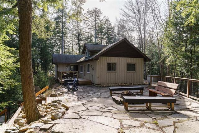 3117 Limberlost Road, House detached with 3 bedrooms, 1 bathrooms and 10 parking in Lake of Bays ON | Image 1