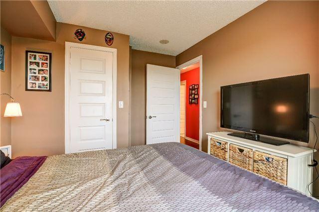 1004 - 215 Queen St E, Condo with 1 bedrooms, 1 bathrooms and 1 parking in Brampton ON | Image 7
