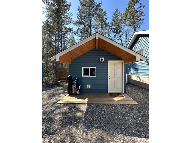 118 - 5478 Highway 93/95, Home with 2 bedrooms, 2 bathrooms and 3 parking in East Kootenay F BC | Image 15