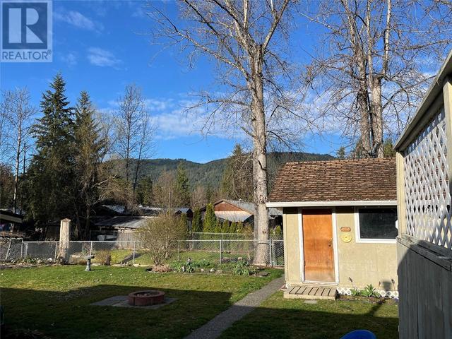 434 Oak Avenue, House detached with 3 bedrooms, 1 bathrooms and 6 parking in Sicamous BC | Image 32