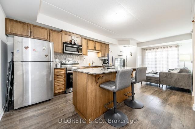 ll10 - 25 Kay Cres, Condo with 2 bedrooms, 2 bathrooms and 1 parking in Guelph ON | Image 1