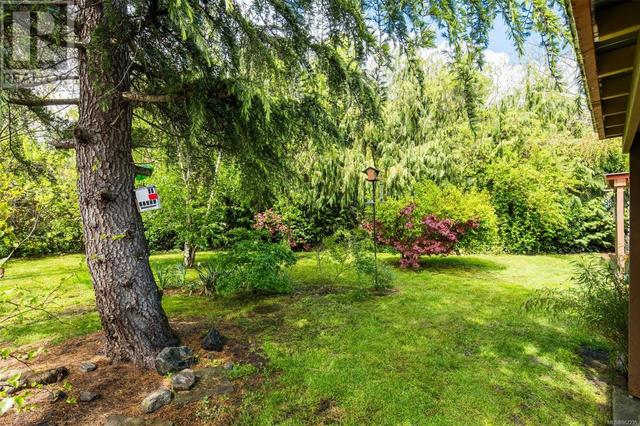 4100 Interurban Rd, House detached with 3 bedrooms, 2 bathrooms and 2 parking in Saanich BC | Image 39