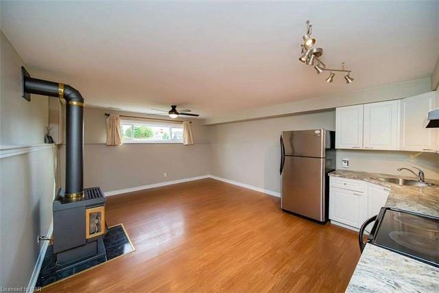 230 Rykert St, House detached with 2 bedrooms, 2 bathrooms and 4 parking in St. Catharines ON | Image 8