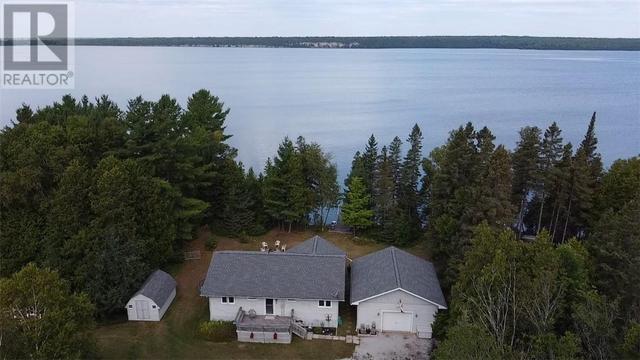 9 Holmes St, House detached with 2 bedrooms, 2 bathrooms and null parking in Central Manitoulin ON | Image 6
