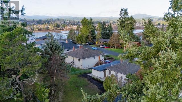 537 Broadway St, House detached with 3 bedrooms, 1 bathrooms and 6 parking in Saanich BC | Image 49
