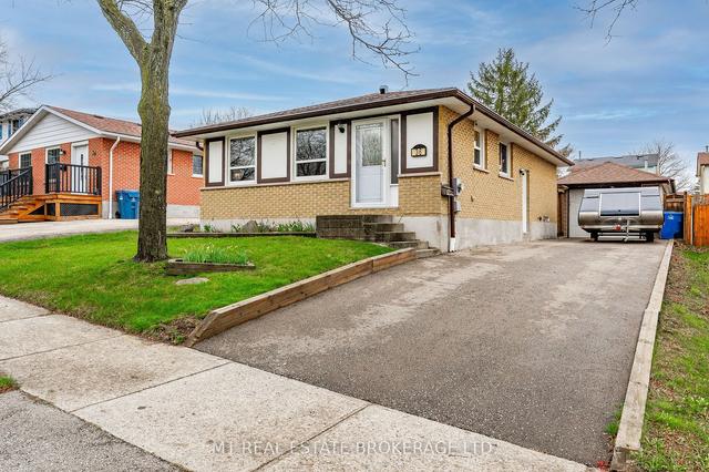 36 Upton Cres, House detached with 4 bedrooms, 1 bathrooms and 4 parking in Guelph ON | Image 1