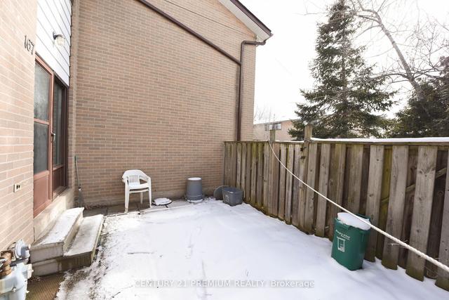 167 Fleetwood Cres, Townhouse with 3 bedrooms, 2 bathrooms and 1 parking in Brampton ON | Image 27