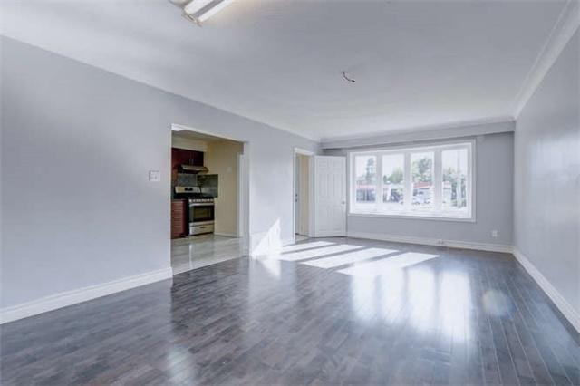 765 Markham Rd, House detached with 3 bedrooms, 4 bathrooms and 6 parking in Toronto ON | Image 3