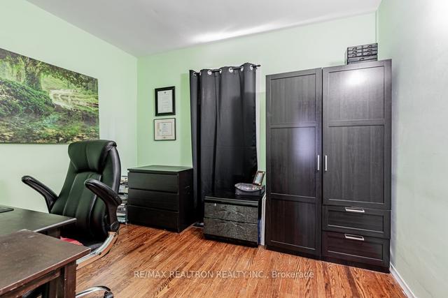 39 Nickle St, House detached with 3 bedrooms, 2 bathrooms and 0 parking in Toronto ON | Image 10