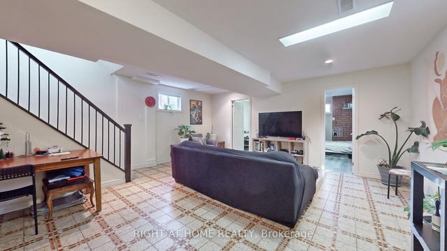 94 Belgravia Ave, House detached with 3 bedrooms, 2 bathrooms and 2 parking in Toronto ON | Image 17