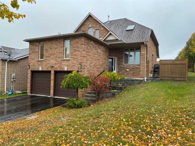 46 Logan Crt, House detached with 3 bedrooms, 3 bathrooms and 6 parking in Barrie ON | Image 1