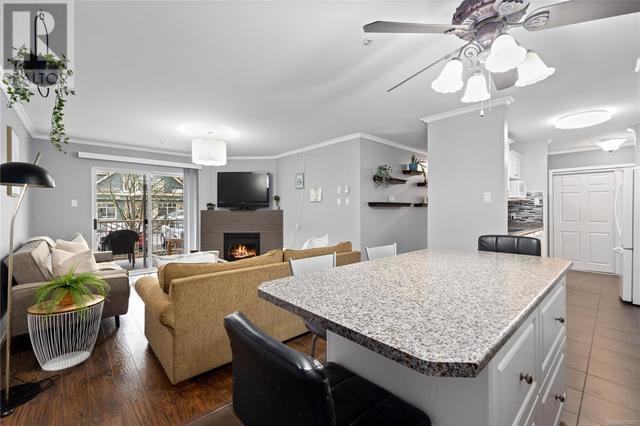 216 - 4971 Songbird Pl, Condo with 2 bedrooms, 2 bathrooms and 1 parking in Nanaimo BC | Image 3