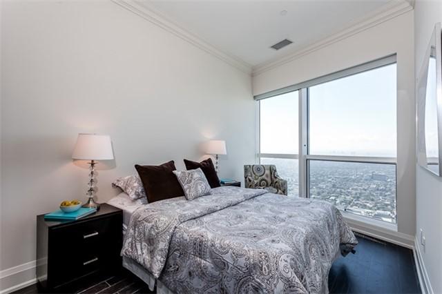 lph7816 - 388 Yonge St, Condo with 3 bedrooms, 3 bathrooms and 2 parking in Toronto ON | Image 10