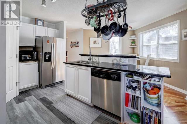 56, - 2318 17 Street Se, House attached with 2 bedrooms, 2 bathrooms and 1 parking in Calgary AB | Image 11