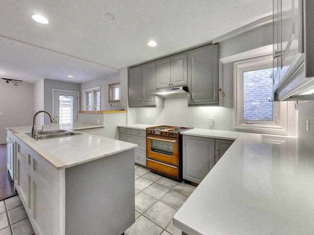 258 Erskine Ave, House detached with 4 bedrooms, 3 bathrooms and 5 parking in Toronto ON | Image 6