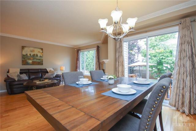 6354 Sablewood Place, Townhouse with 3 bedrooms, 3 bathrooms and 3 parking in Ottawa ON | Image 9
