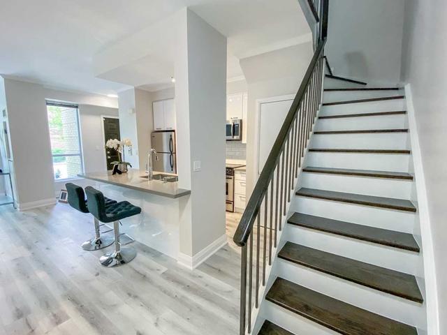 p105 - 25 Soho St, Townhouse with 2 bedrooms, 2 bathrooms and 1 parking in Toronto ON | Image 6