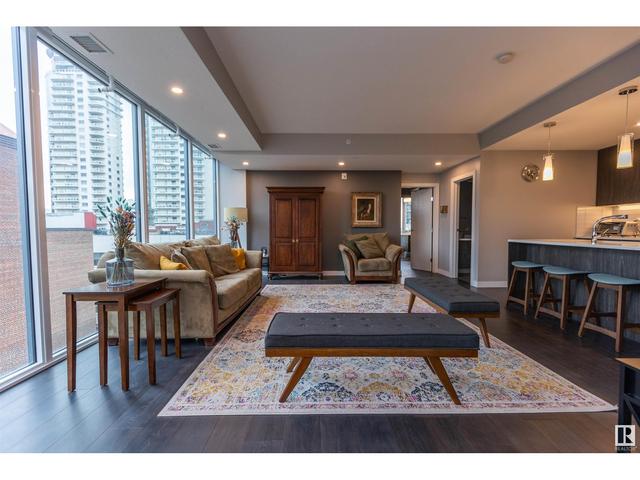 700 - 10180 103 St Nw, Condo with 2 bedrooms, 2 bathrooms and null parking in Edmonton AB | Card Image