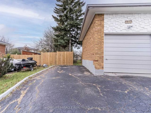 376 Third Line, House detached with 3 bedrooms, 1 bathrooms and 3 parking in Oakville ON | Image 2