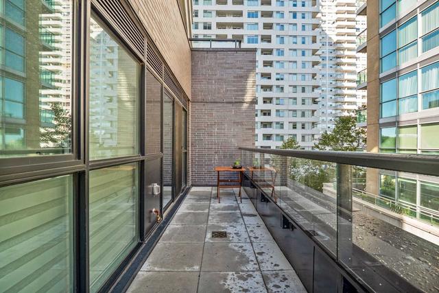 309 - 11 Lillian St, Condo with 2 bedrooms, 2 bathrooms and 1 parking in Toronto ON | Image 16