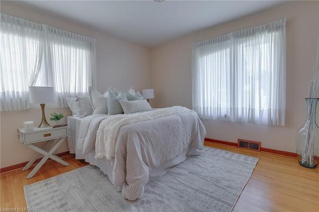 1753 Benjamin Avenue, House detached with 4 bedrooms, 2 bathrooms and 3 parking in Windsor ON | Image 12