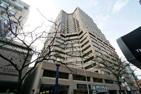 2206 - 175 Cumberland St, Condo with 2 bedrooms, 2 bathrooms and null parking in Toronto ON | Image 1