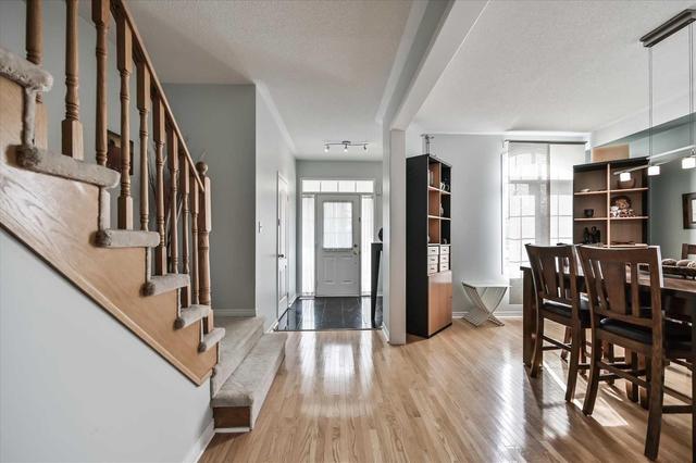 20 Lindcrest Manr, House detached with 3 bedrooms, 3 bathrooms and 1 parking in Markham ON | Image 4