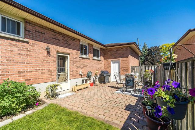 334 London Rd, House detached with 3 bedrooms, 2 bathrooms and 5 parking in Newmarket ON | Image 24
