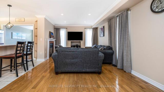 25 Oakmeadow Dr, House detached with 3 bedrooms, 3 bathrooms and 3 parking in Brampton ON | Image 38