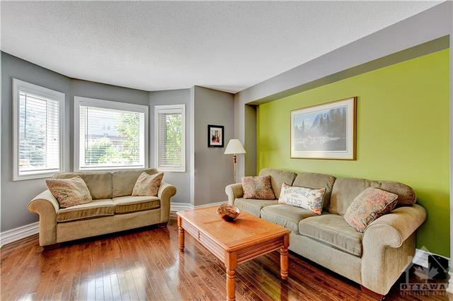 460 Grey Seal Circle, Townhouse with 2 bedrooms, 2 bathrooms and 3 parking in Ottawa ON | Image 5