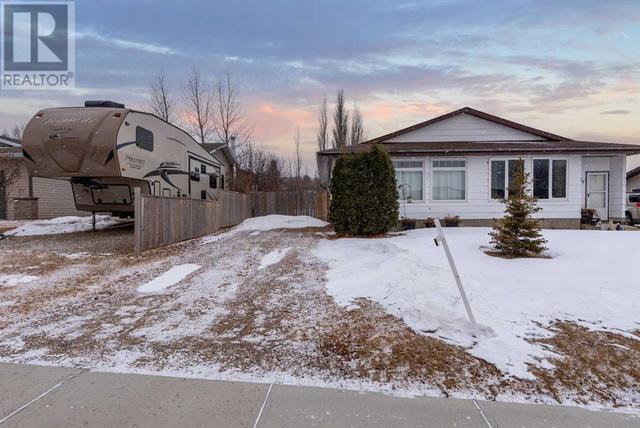 4905 53 Avenue, House semidetached with 5 bedrooms, 2 bathrooms and 3 parking in Kitscoty AB | Image 26
