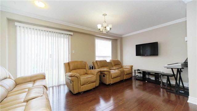 57 Cadillac Cres, House semidetached with 3 bedrooms, 2 bathrooms and 3 parking in Brampton ON | Image 6