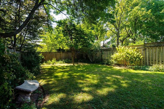 137 St Germain Ave, House detached with 3 bedrooms, 4 bathrooms and 3 parking in Toronto ON | Image 27