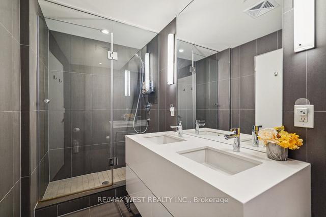 14 - 30 Nelson St, Townhouse with 2 bedrooms, 3 bathrooms and 2 parking in Toronto ON | Image 10