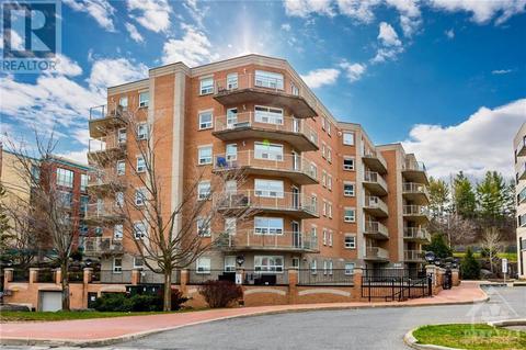 403 - 320 Centrum Boulevard, Condo with 2 bedrooms, 2 bathrooms and 1 parking in Ottawa ON | Card Image