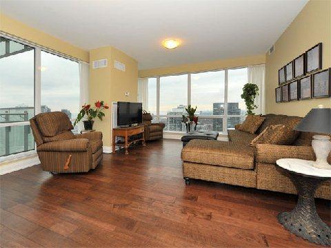 3702 - 80 John St, Condo with 2 bedrooms, 2 bathrooms and 1 parking in Toronto ON | Image 3