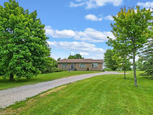 982 Woodville Road, House detached with 5 bedrooms, 2 bathrooms and null parking in Kawartha Lakes ON | Image 12