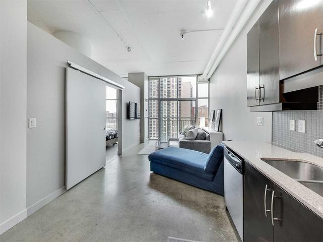 1001 - 2 Fieldway Rd, Condo with 2 bedrooms, 2 bathrooms and 1 parking in Toronto ON | Image 5