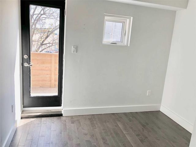 Unit 3 - 336 Campbell 2nd Floor Ave, House semidetached with 2 bedrooms, 1 bathrooms and 4 parking in Toronto ON | Image 10