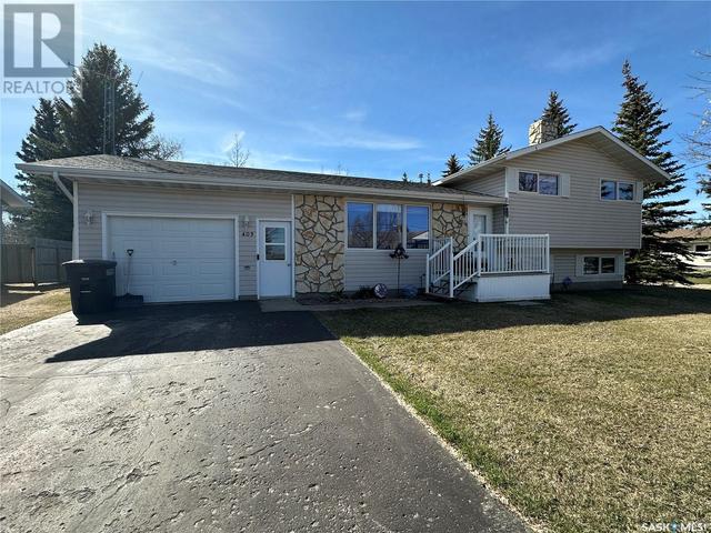 403 2nd Street Ne, House detached with 4 bedrooms, 3 bathrooms and null parking in Watson SK | Image 2